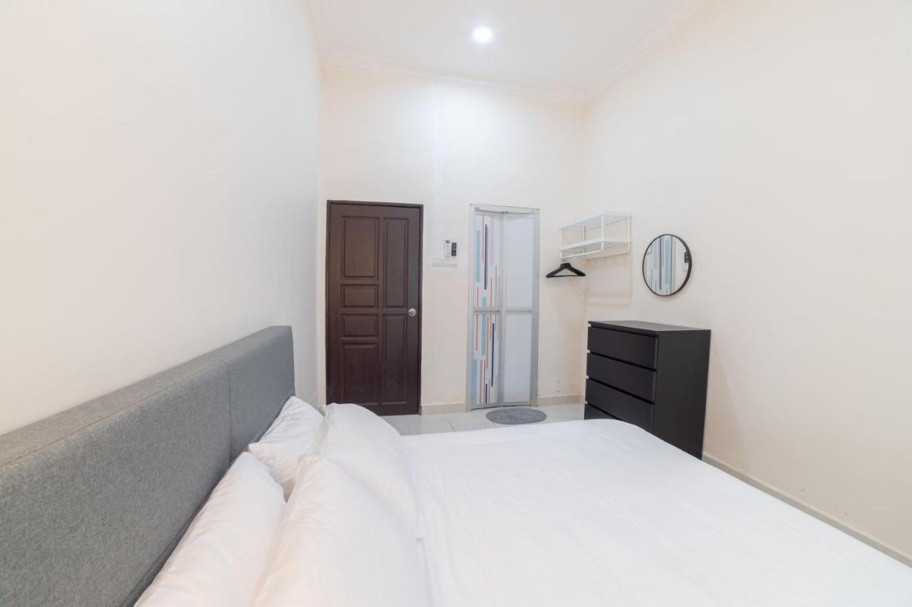 Hilmera Guesthouse Kuantan Exterior photo